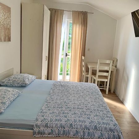 Apartments Villa Antony 2 Дрвеник Екстериор снимка